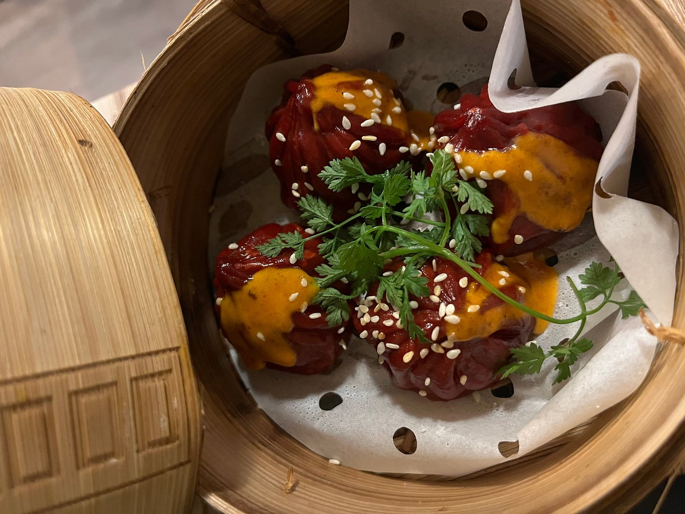 Dim sum crevettes saucisse fumée sauce mangue passion