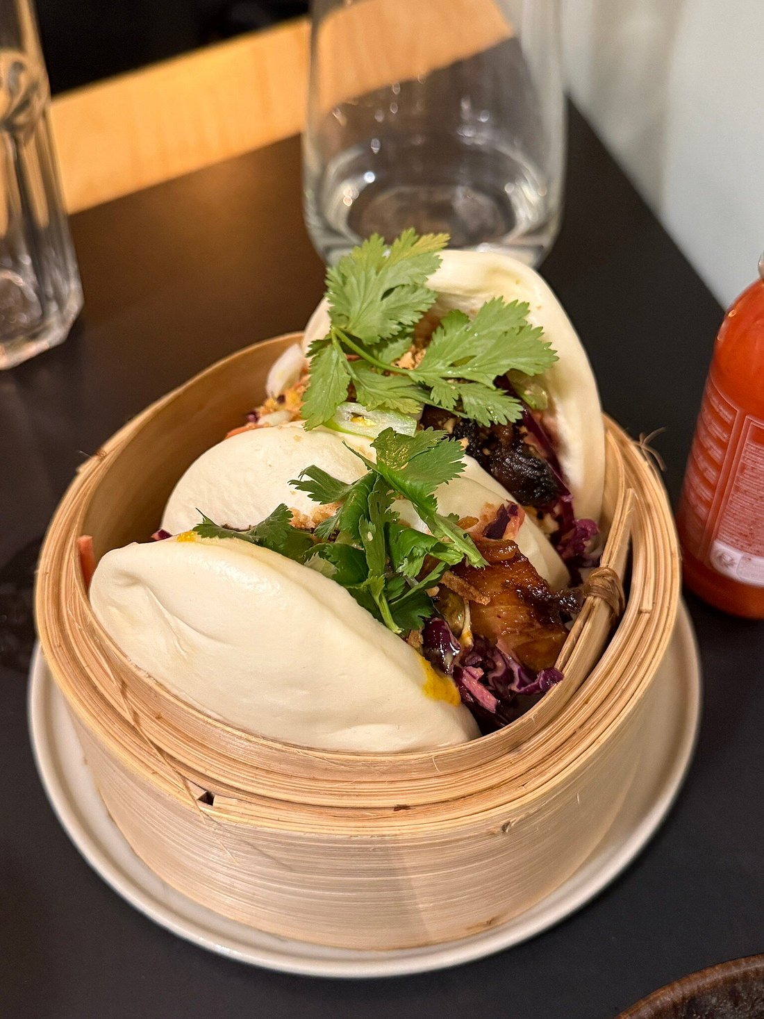 Bao en portefeuille, poitrine de cochon grillée