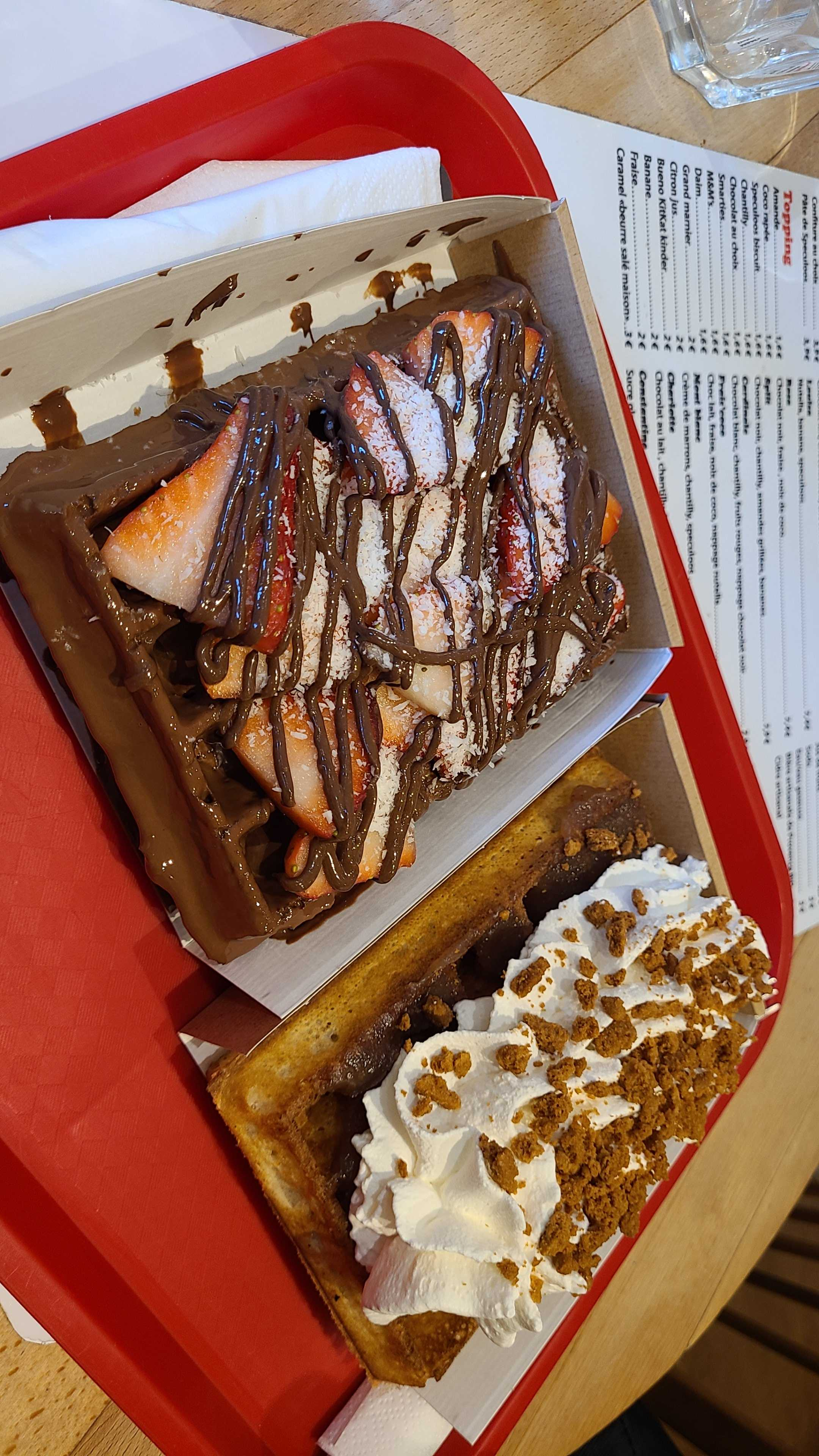 Gaufre chocolat fraise nutella et gaufre spéculoos chantilly